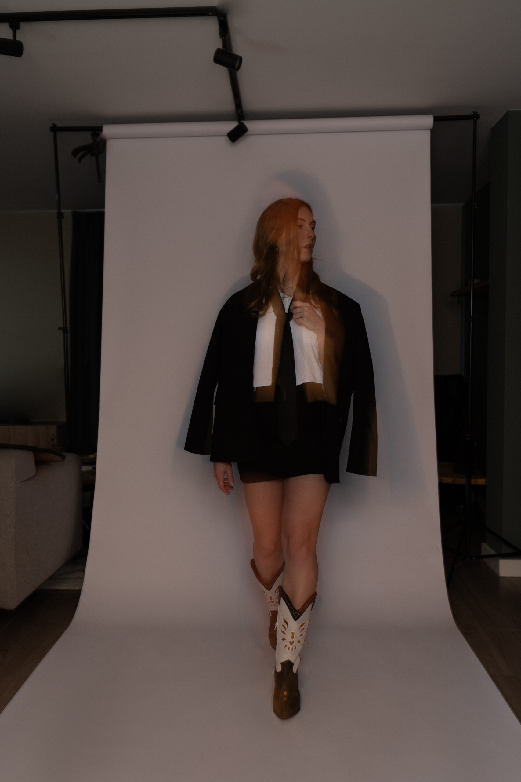 Fleur - Black blazer, Open Studio - RobinApituleyPhotography-3
