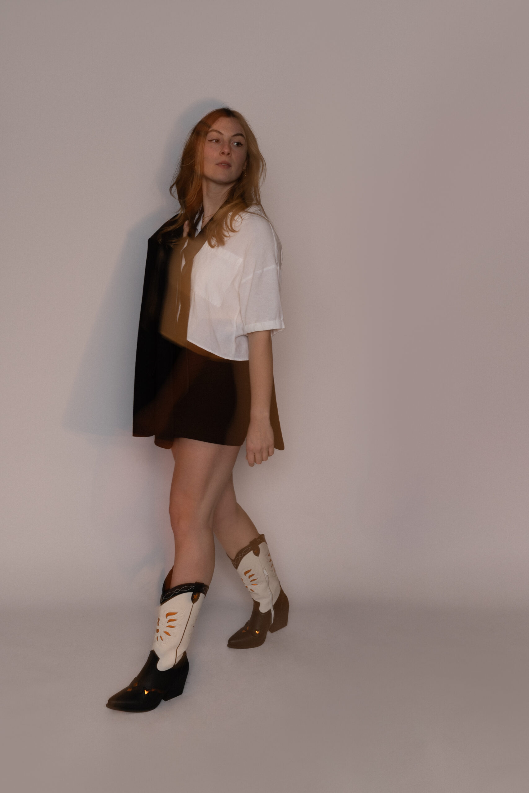 Fleur - Black blazer, Studio - RobinApituleyPhotography-5