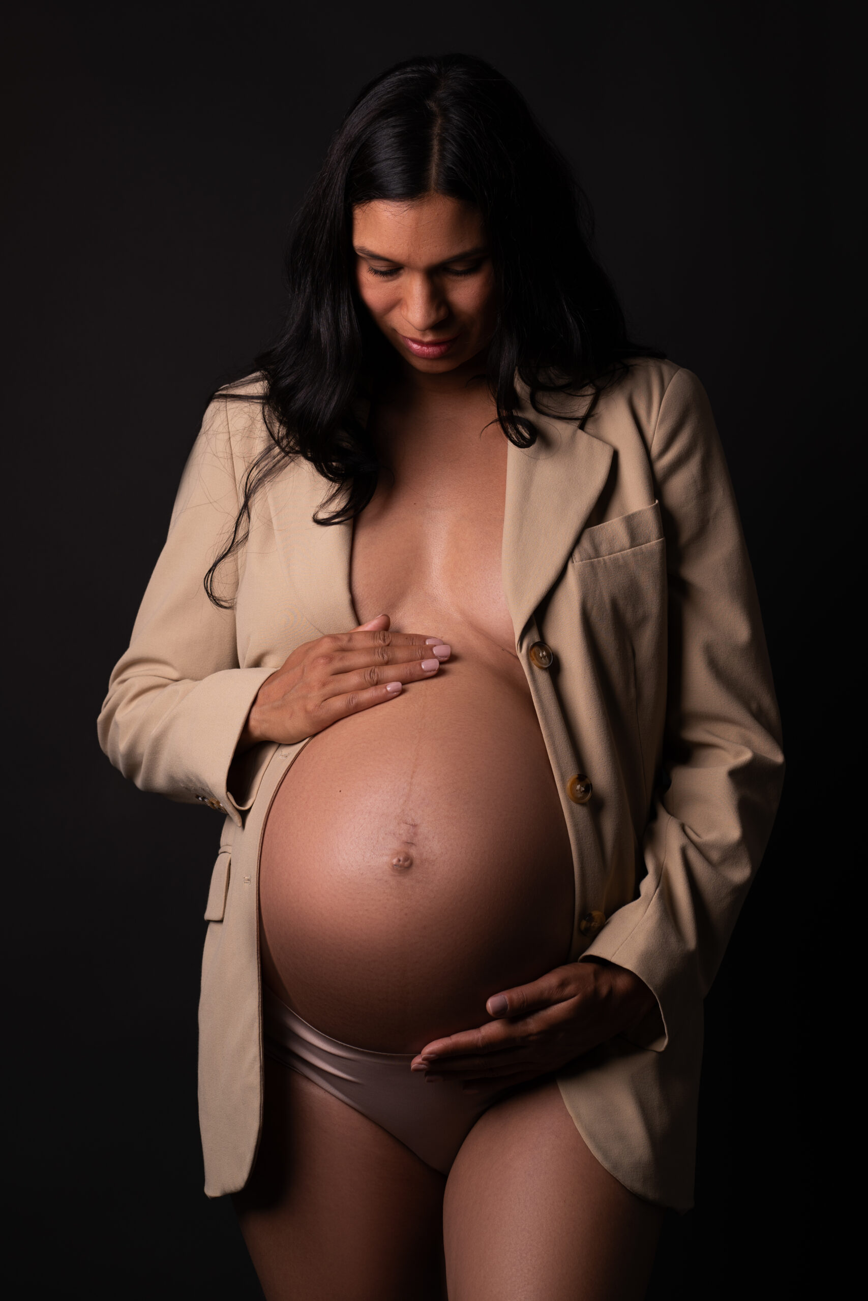 Vera - Maternity Studio - RobinApituleyPhotography-10