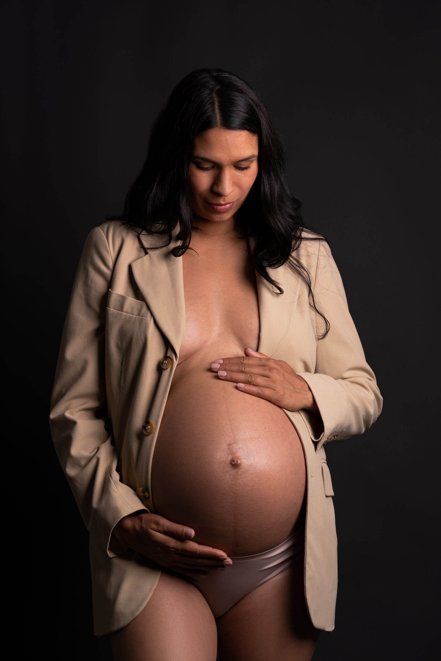 Vera - Maternity Studio - RobinApituleyPhotography-19